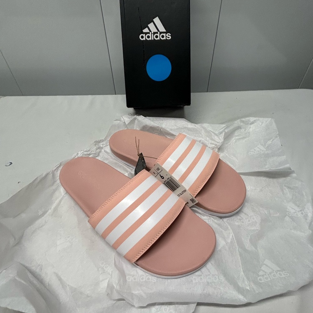 Women’s Adidas flops Size 9 peach/pink